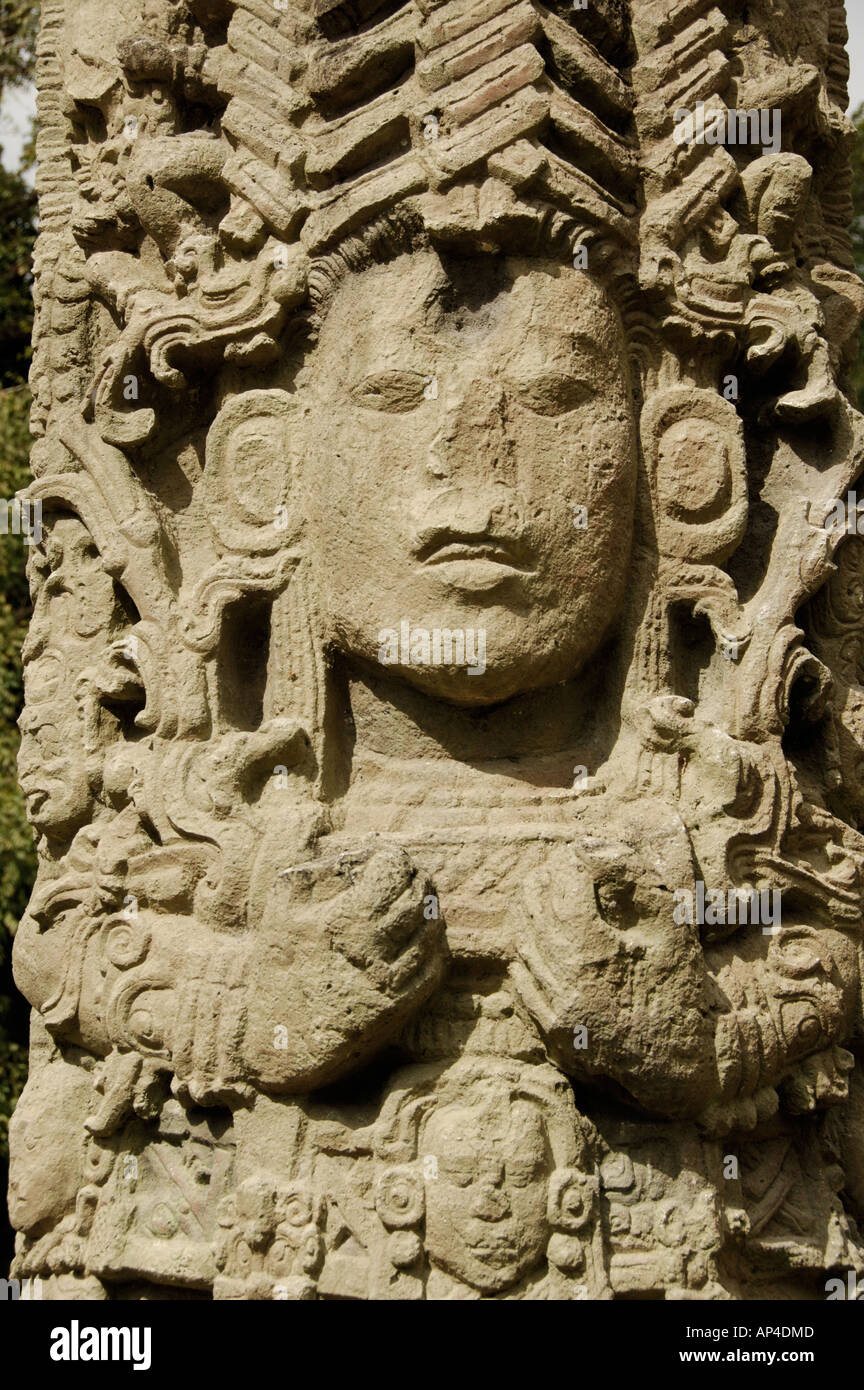彫刻・オブジェ Porhalaan Pustaha,Batak Unknown African | Bura Axe-Shaped Stone Head (3rd Century AD