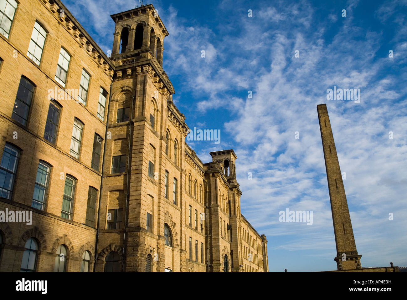 dh Salt Mill SALTAIRE WEST YORKSHIRE Titus Salts Old mill buildings