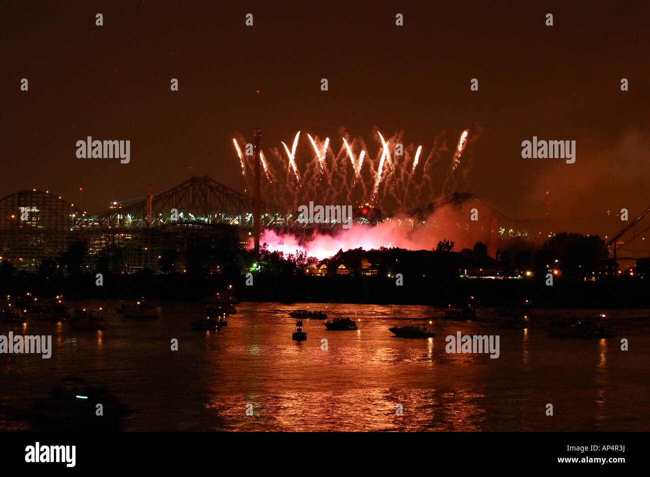 La ronde fireworks montreal hires stock photography and images Alamy