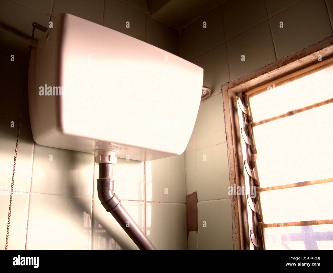 Water tank of an old fashioned closet Stock Photo Alamy