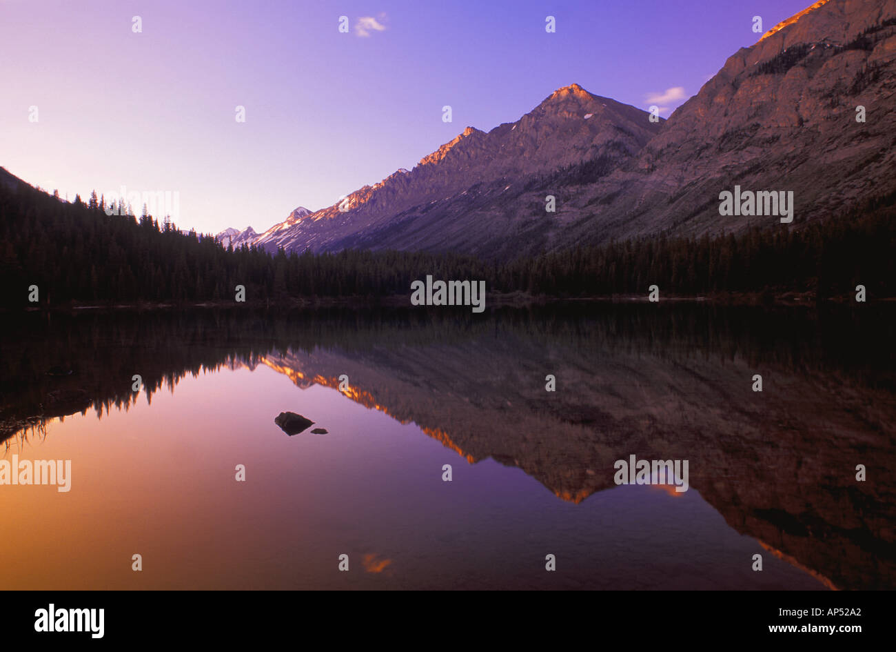 Mountain forest lake hi-res stock photography and images - Alamy