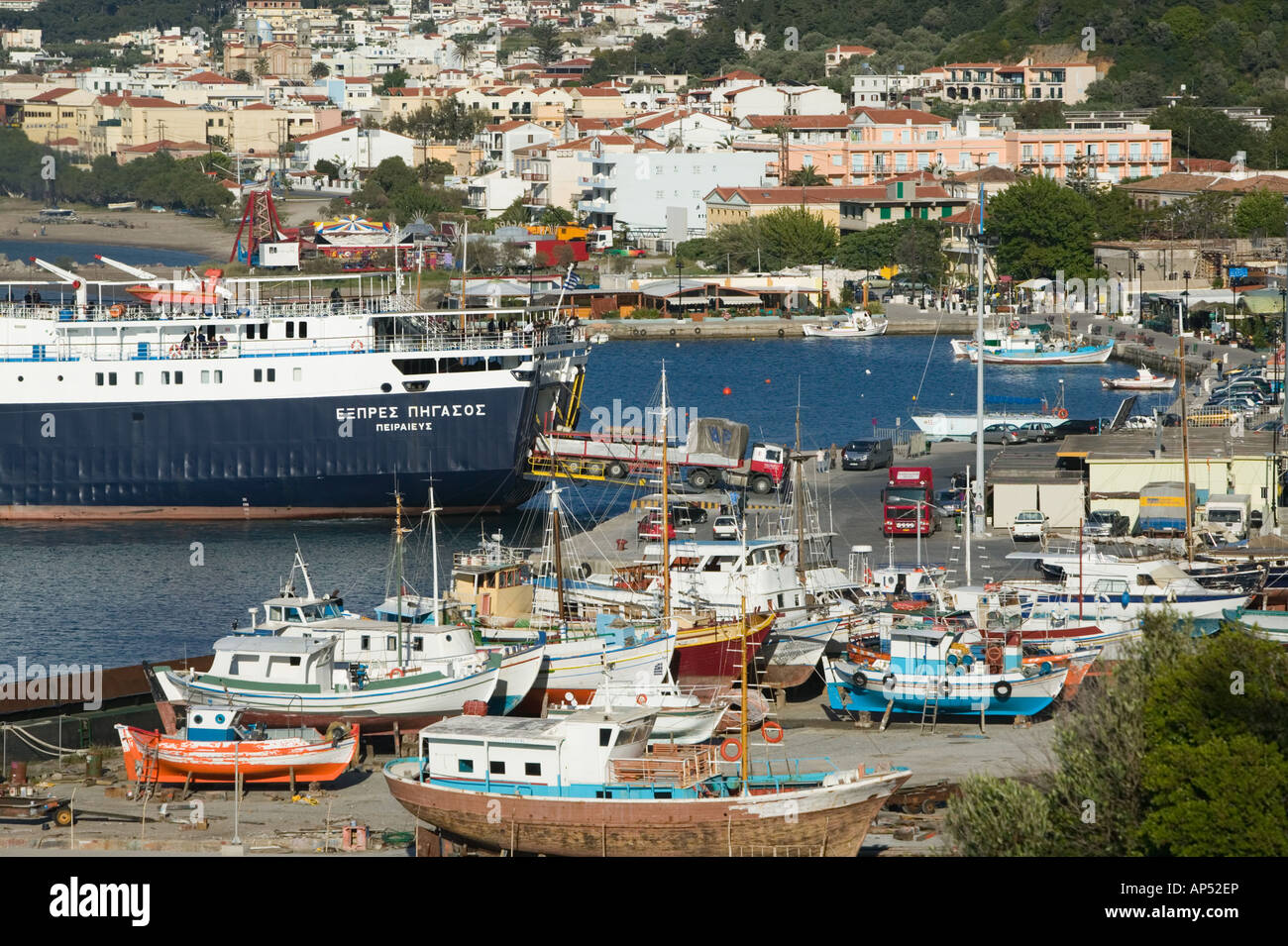 GREECE, Northeastern Aegean Islands, SAMOS, Karlovasi: Port View with Greek  Island Ferry Stock Photo - Alamy