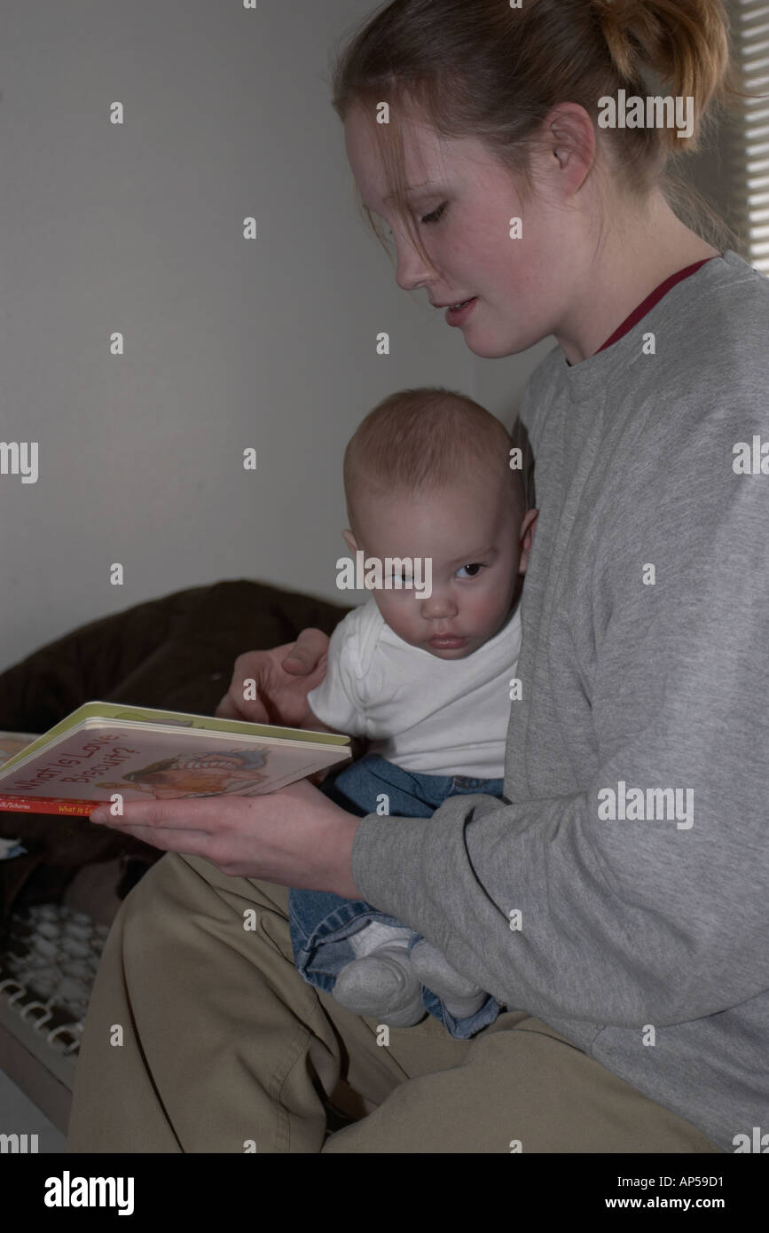 Female inmate with infant at the Nebraska Correctional Center for Women in York, Nebraska, USA. Stock Photo