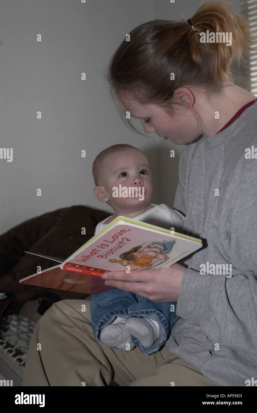 Female inmate with infant at the Nebraska Correctional Center for Women in York, Nebraska, USA. Stock Photo