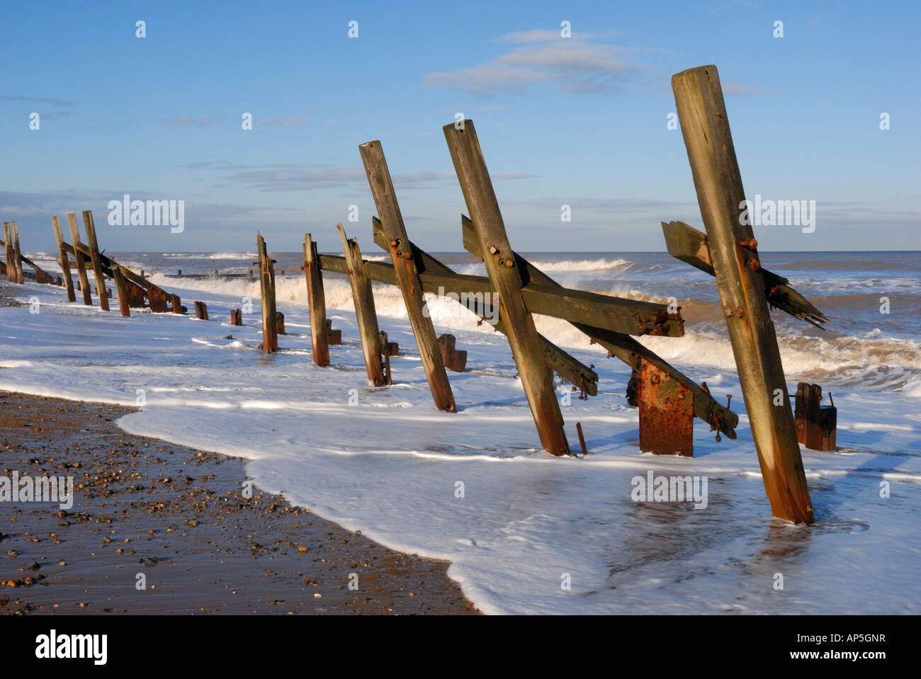 North norfolk happisburgh coastal erosion hi-res stock photography and ...
