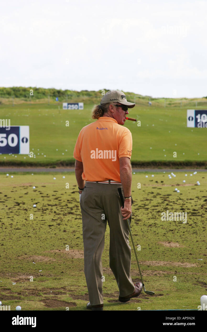 Golfer smoking cigar hires stock photography and images Alamy