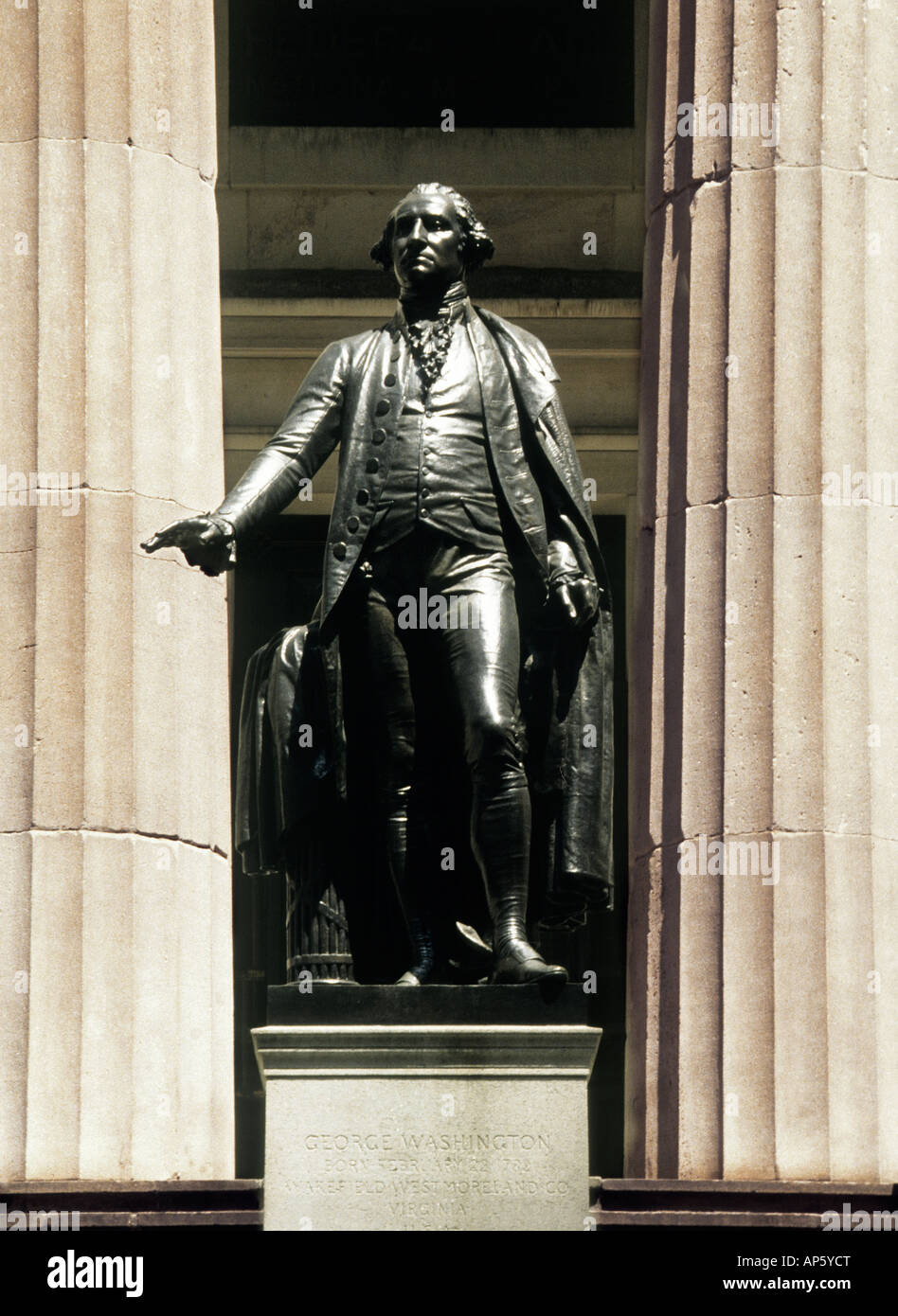 New York City Statue of George Washington in front of the Federal Hall ...