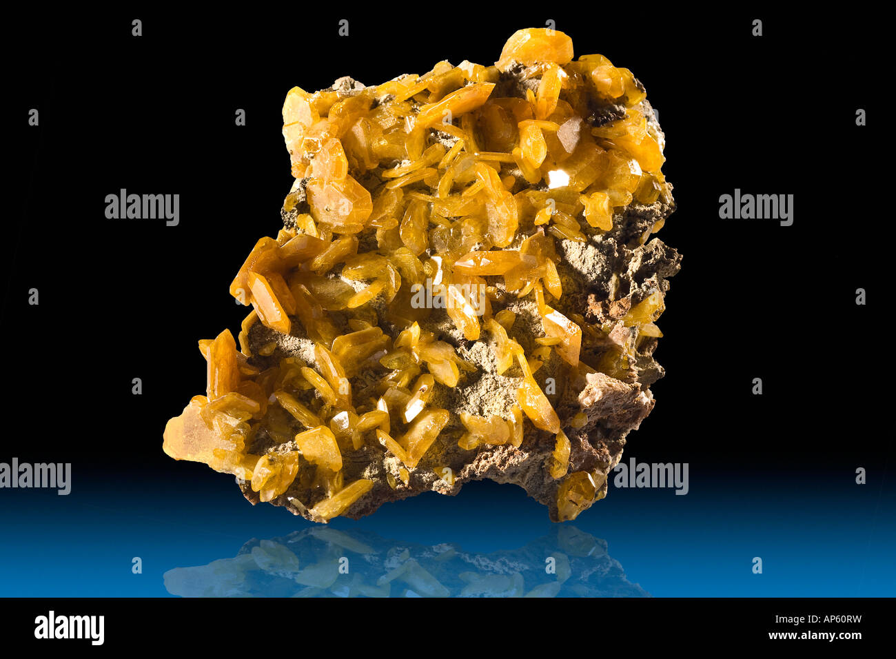 Tetragonal crystals hi-res stock photography and images - Alamy