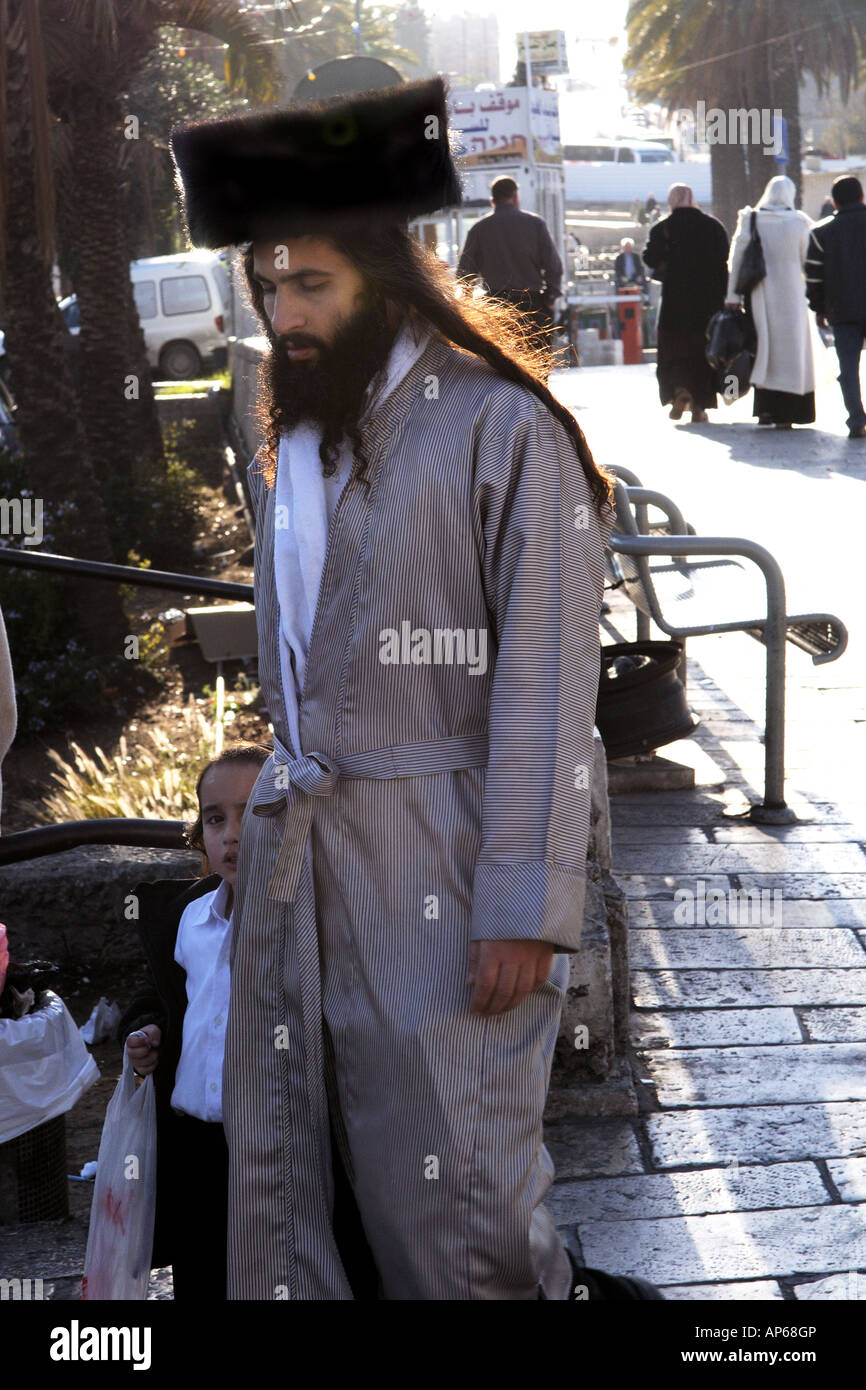 Hasidic jewish man hi-res stock photography and images - Alamy
