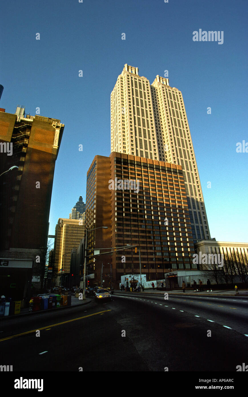 Peachtree street hi-res stock photography and images - Alamy