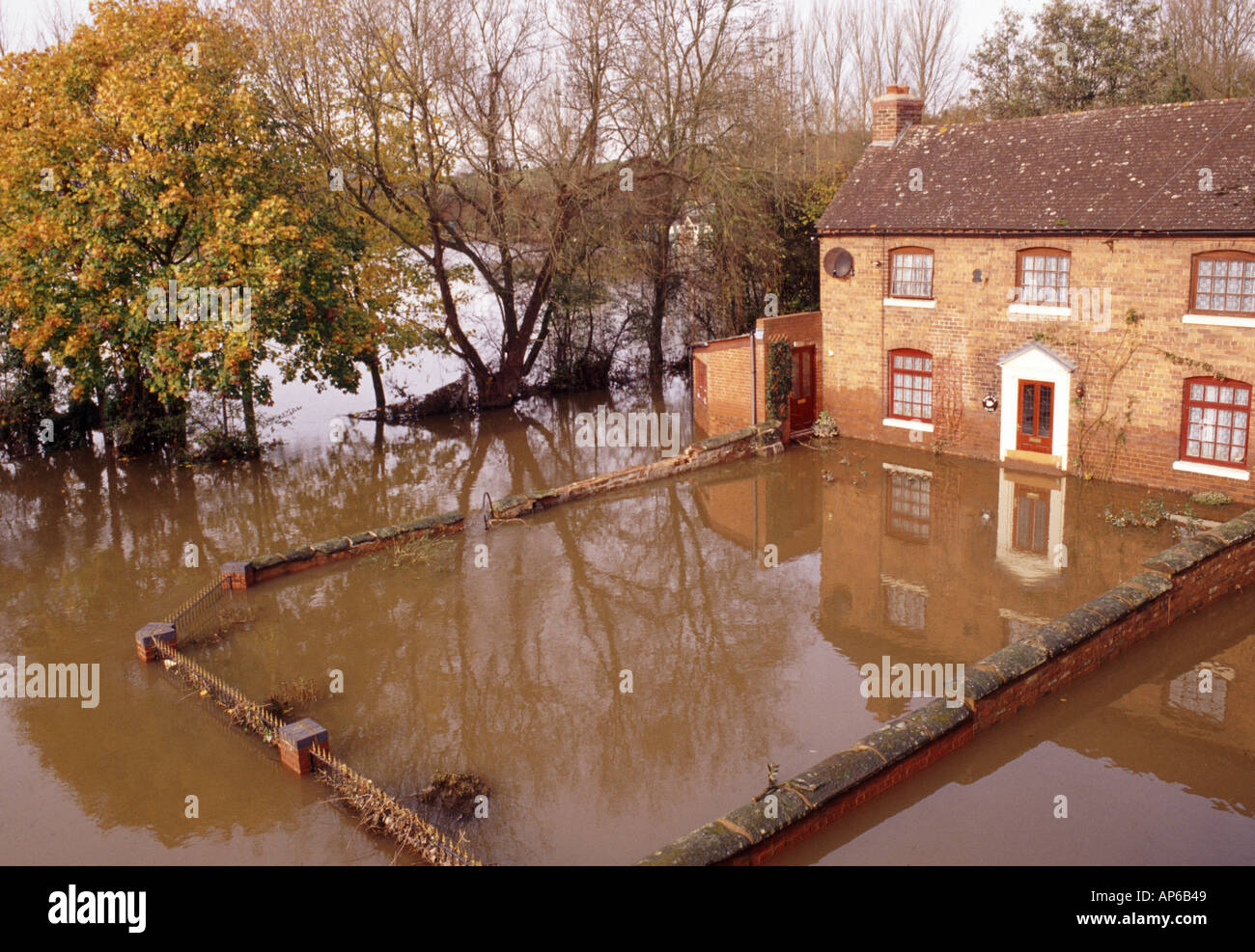 FLOODED RIVER SEVERN AT HOLT FLEET WORCESTERSHIRE ENGLAND UK Stock Photo