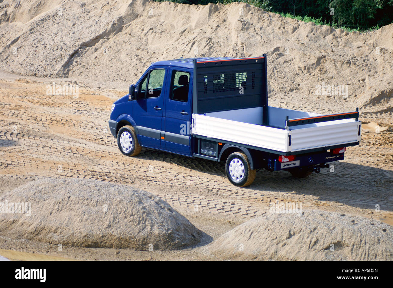 Mercedes benz van hi-res stock photography and images - Page 2 - Alamy