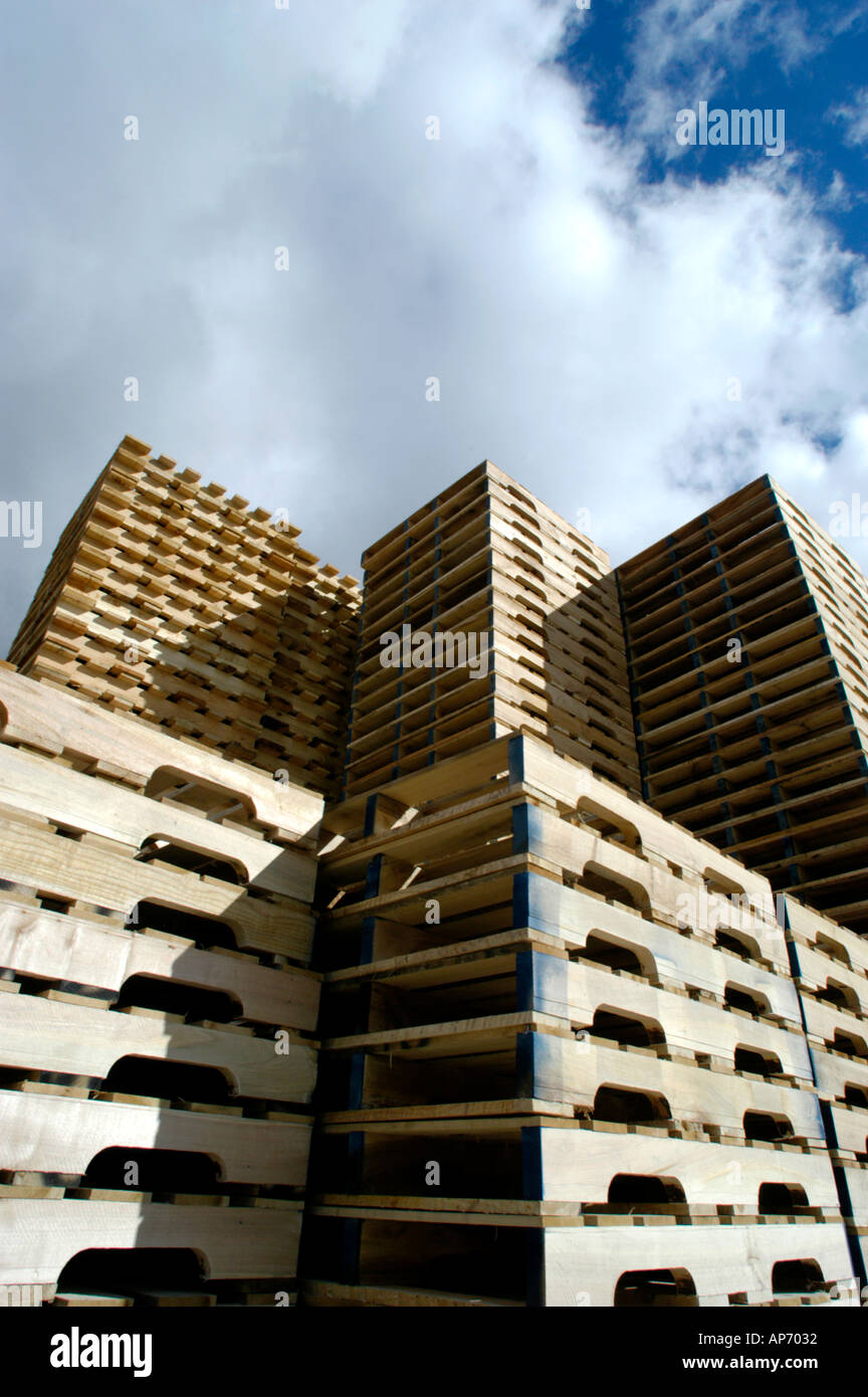 Wooden Shipping Pallets in Ohio USA for use by business and agriculture
