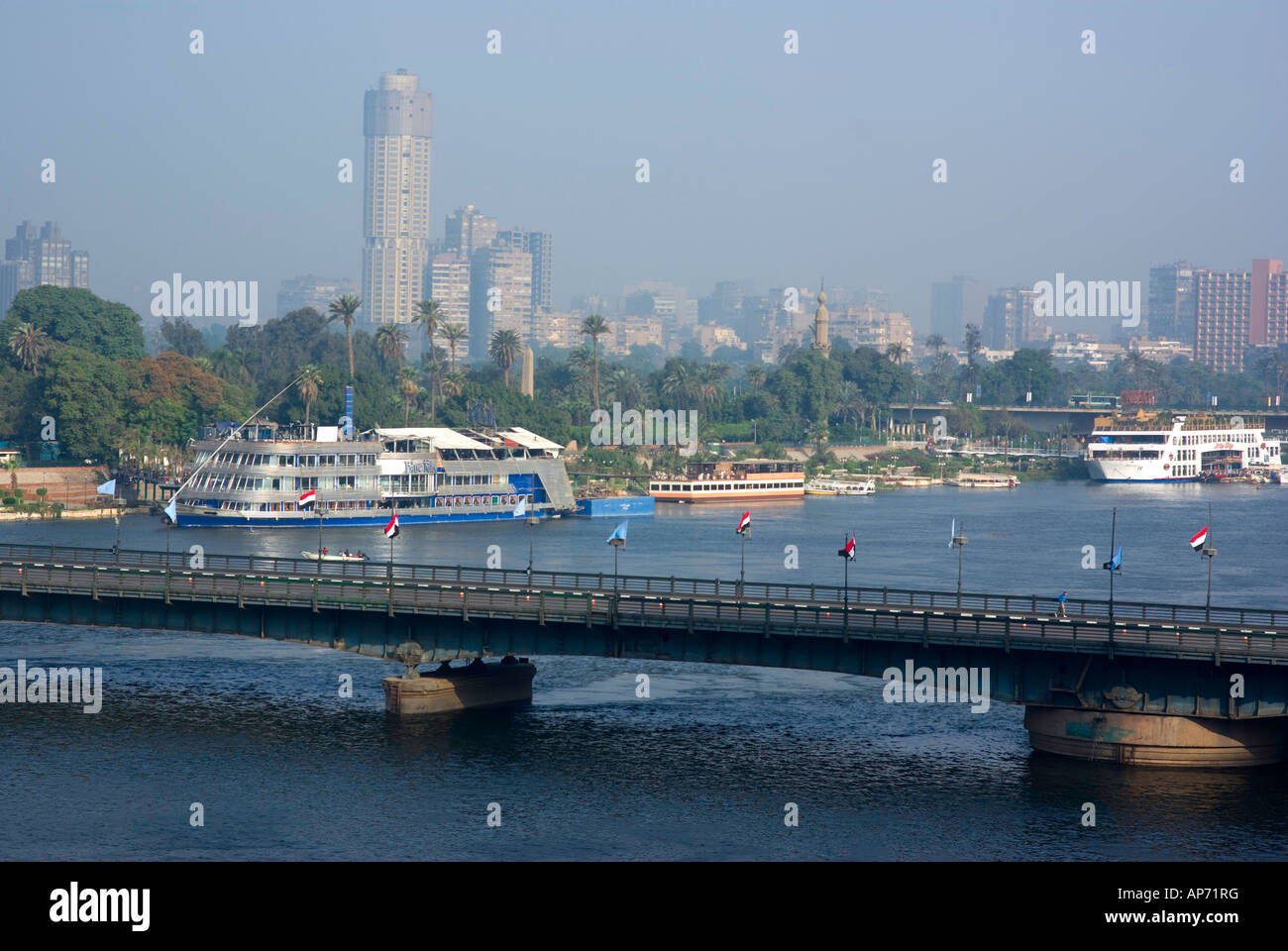 Kasr el Nil Bridge, Cairo Stock Photo - Alamy