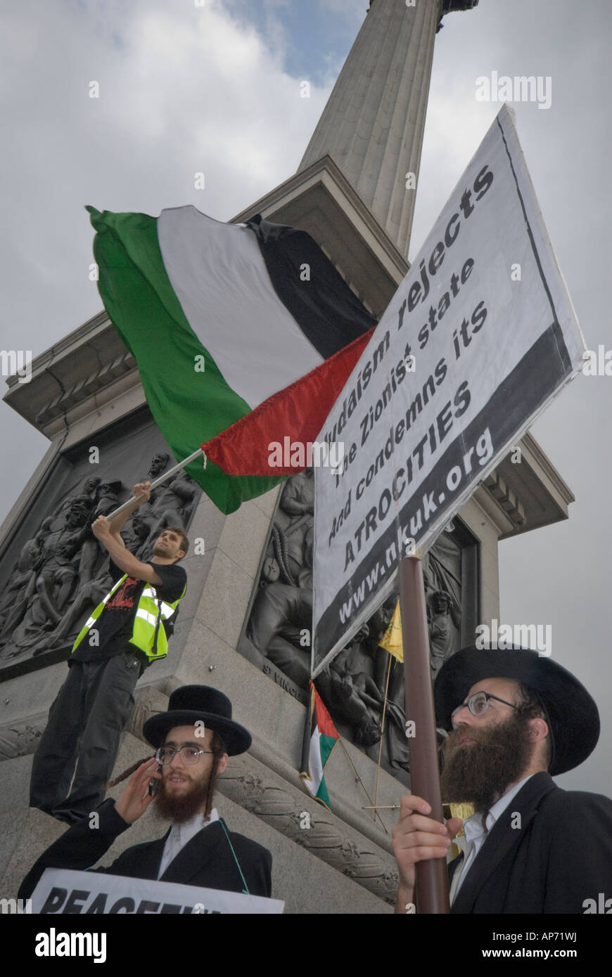 Neturei Karta Rabbis Palestinian Flag And Placard At Nelsons Column In Trafalgar Square At End 