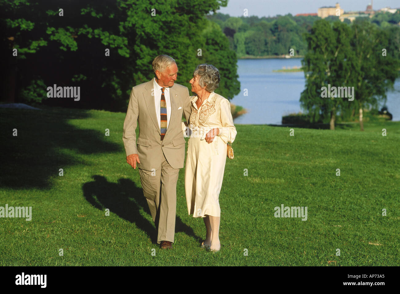 Elderly man suit 70 years old hi-res stock photography and images - Alamy