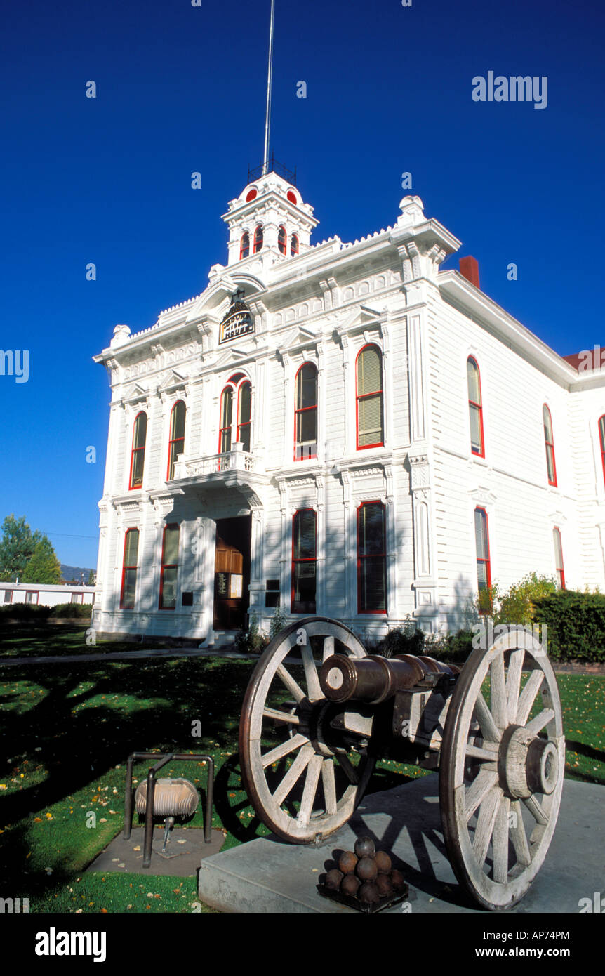 Morning light on cannon in front of the Mono County courthouse