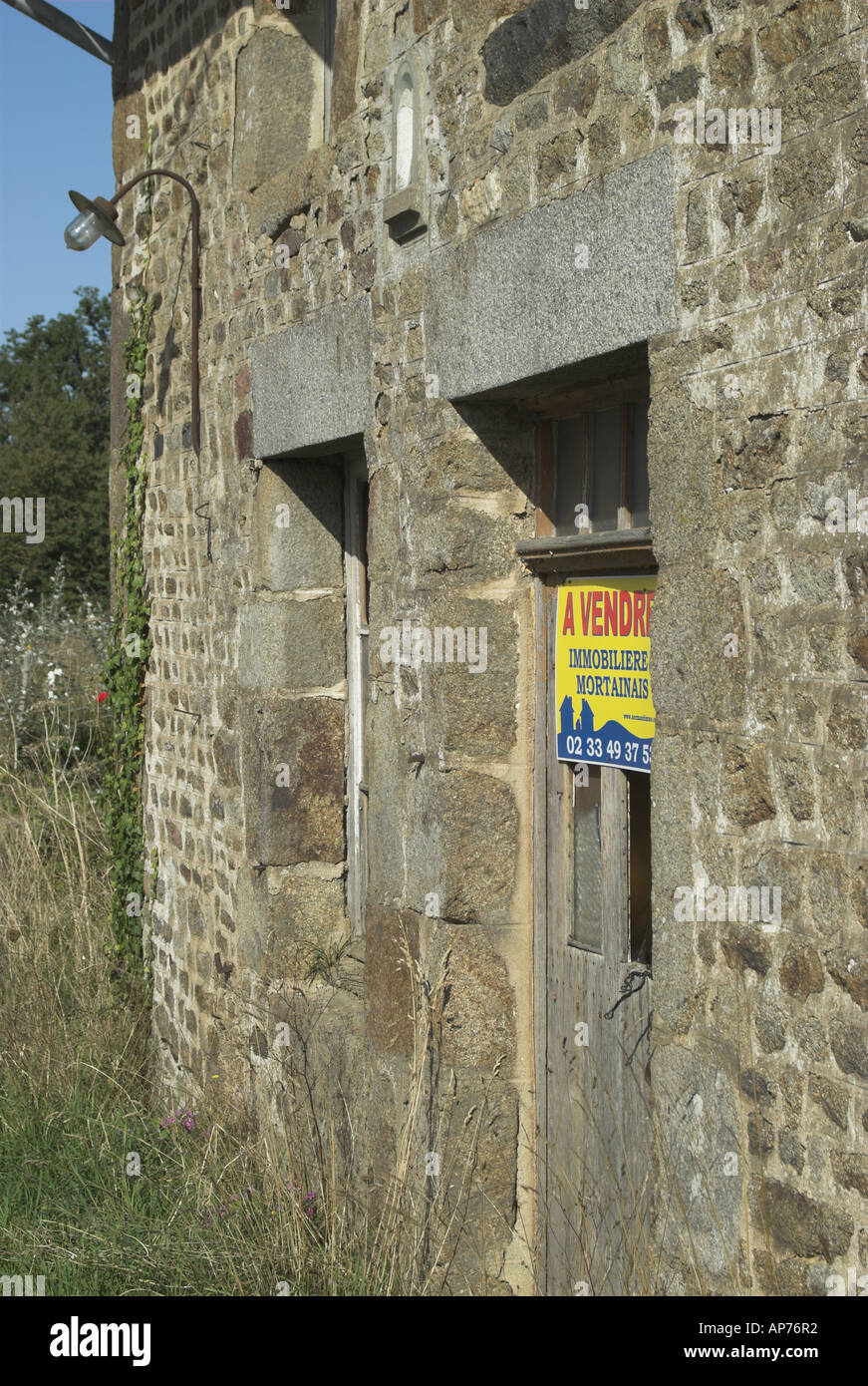 country cottage for sale a vendre for total renovation Normandy France