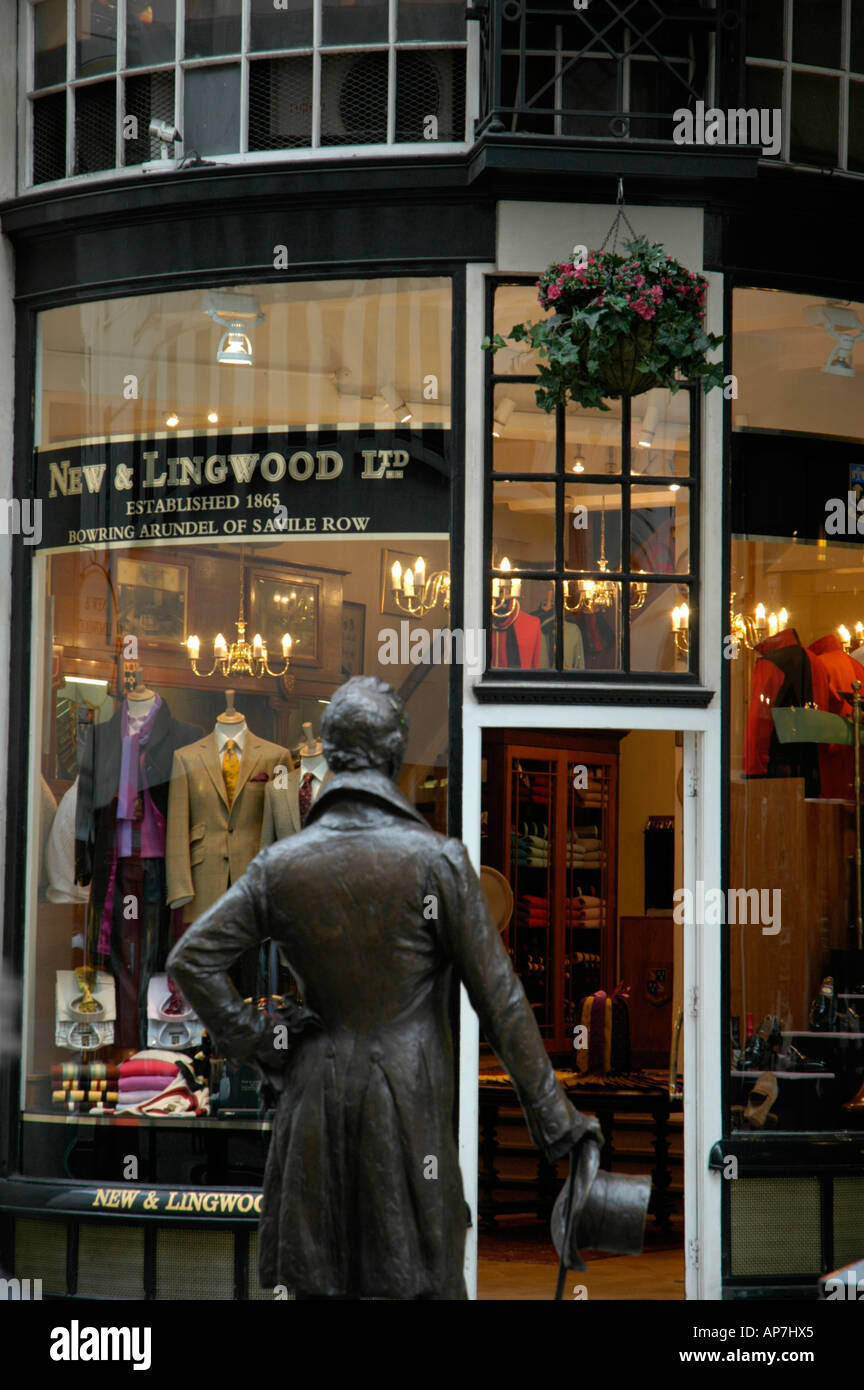 Statue of Victorian gentleman with top hat and walking stick and high class  tailors shop in Piccadilly Arcade London England UK Stock Photo - Alamy