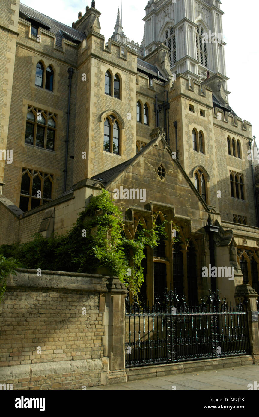 dean-s-yard-and-westminster-abbey-westminster-london-england-stock