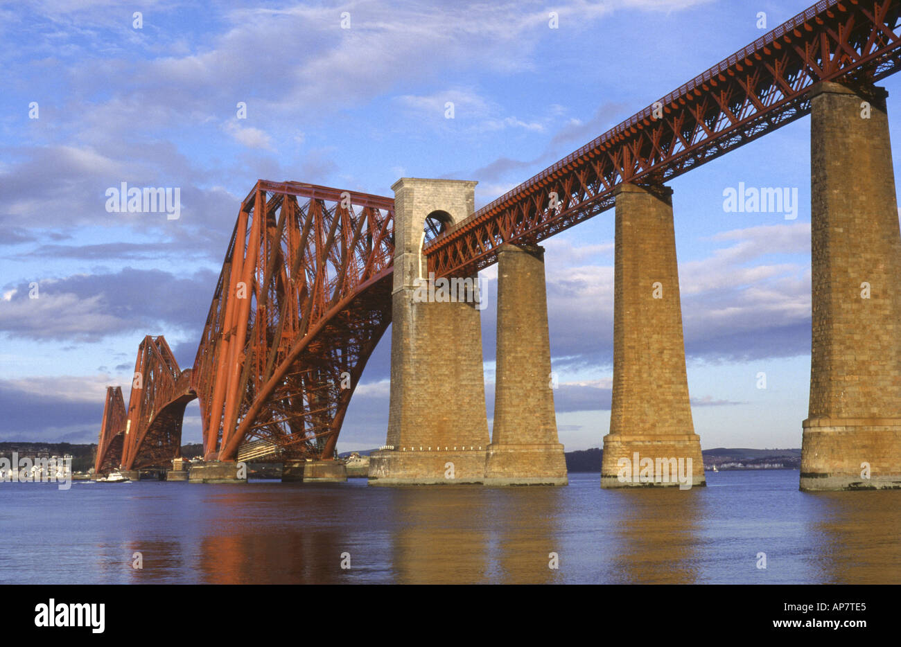Forth Rail Bridge from Hawes Pier, South Queensferry, Edinburgh, Scotland, UK Stock Photo