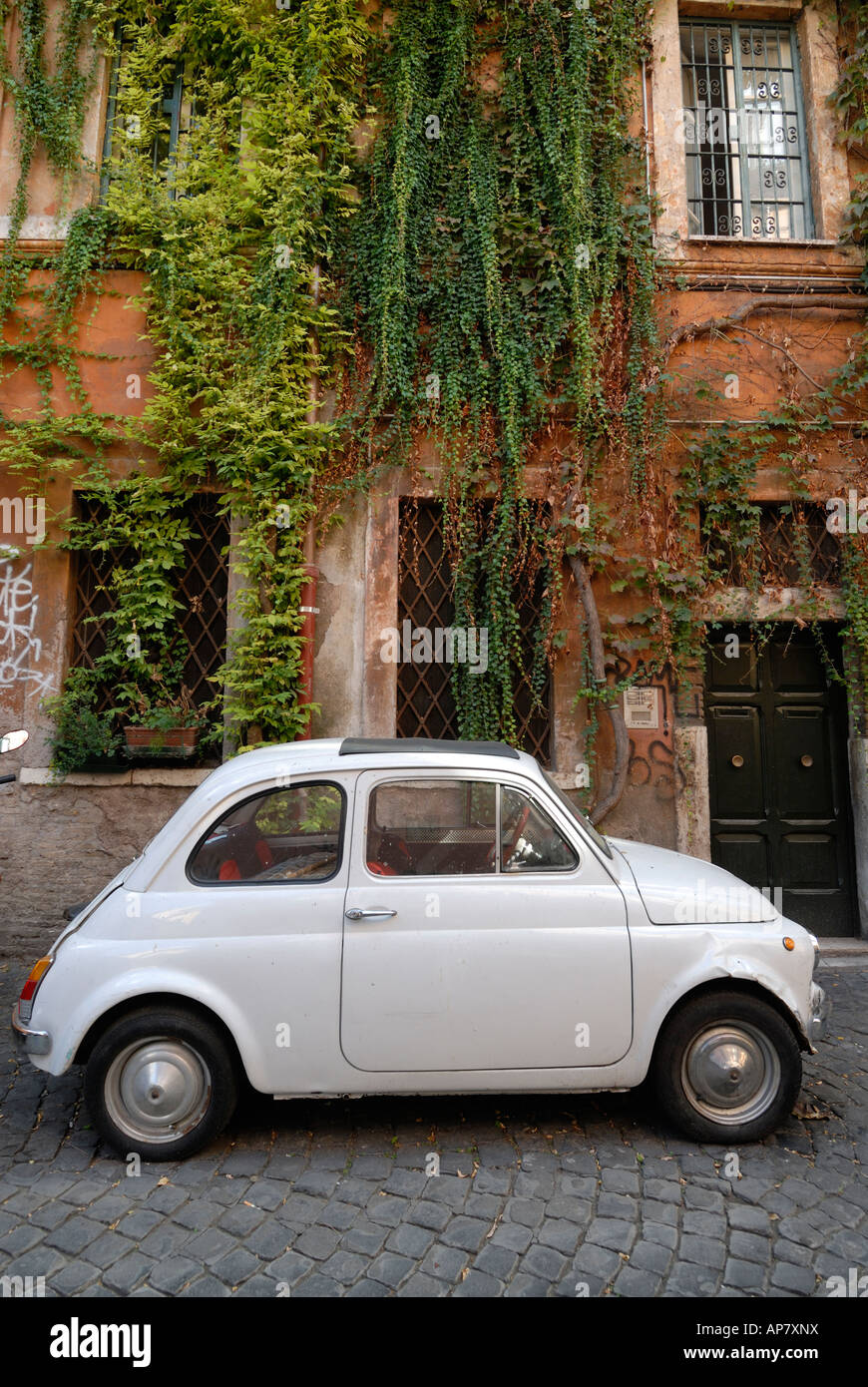 Rome Italy Fiat 500 in Trastevere Stock Photo - Alamy
