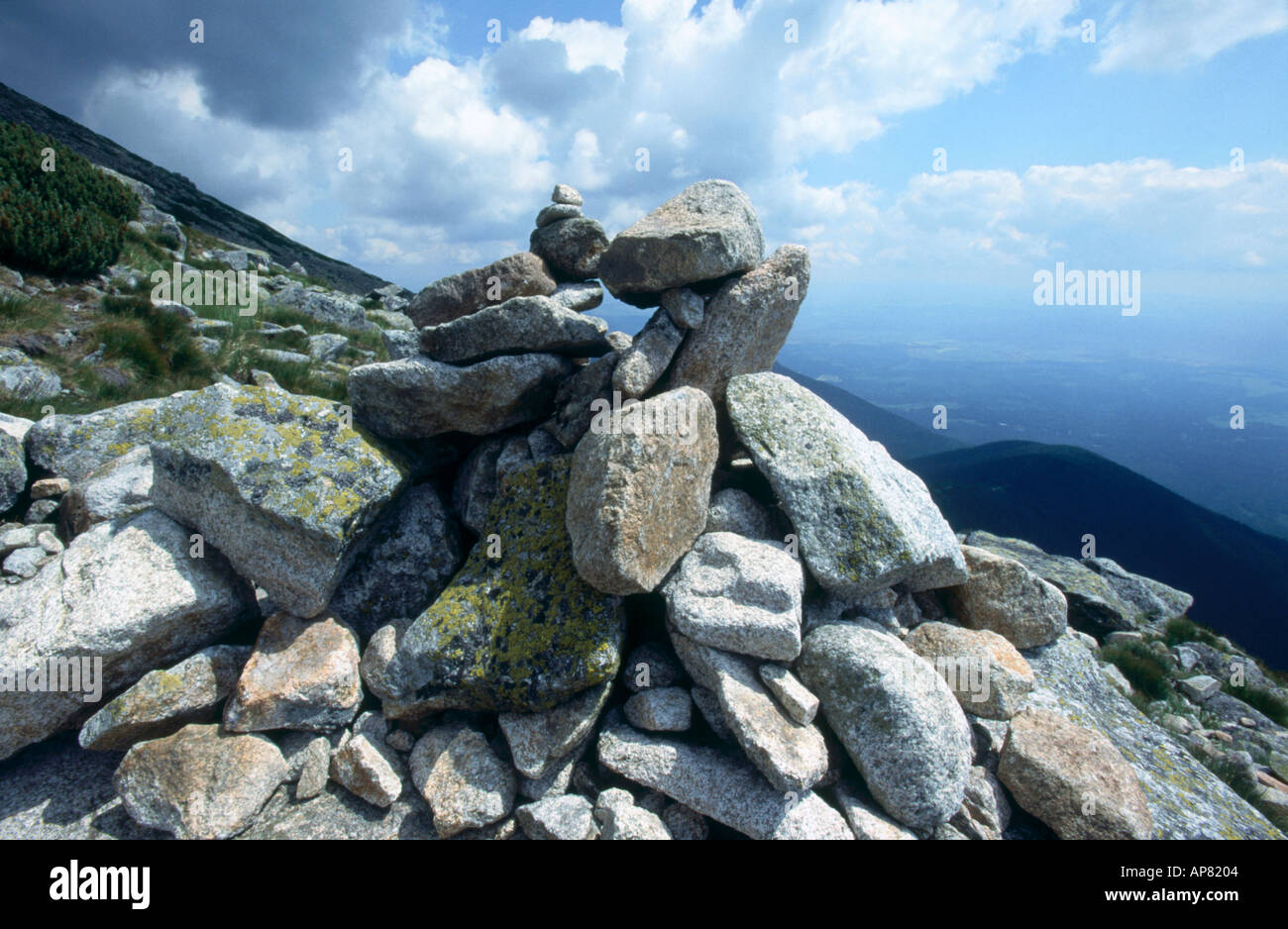 Stone on top of each other hires stock photography and images Alamy