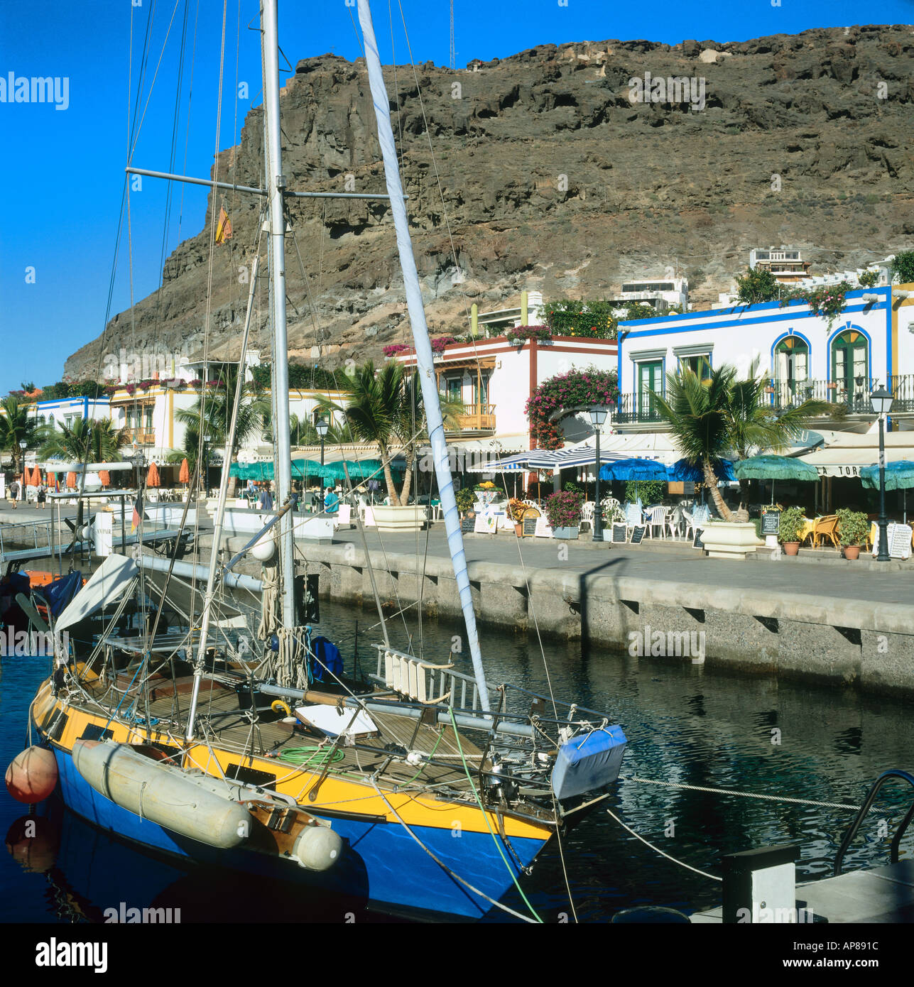 Close mogan hi-res stock photography and images - Alamy
