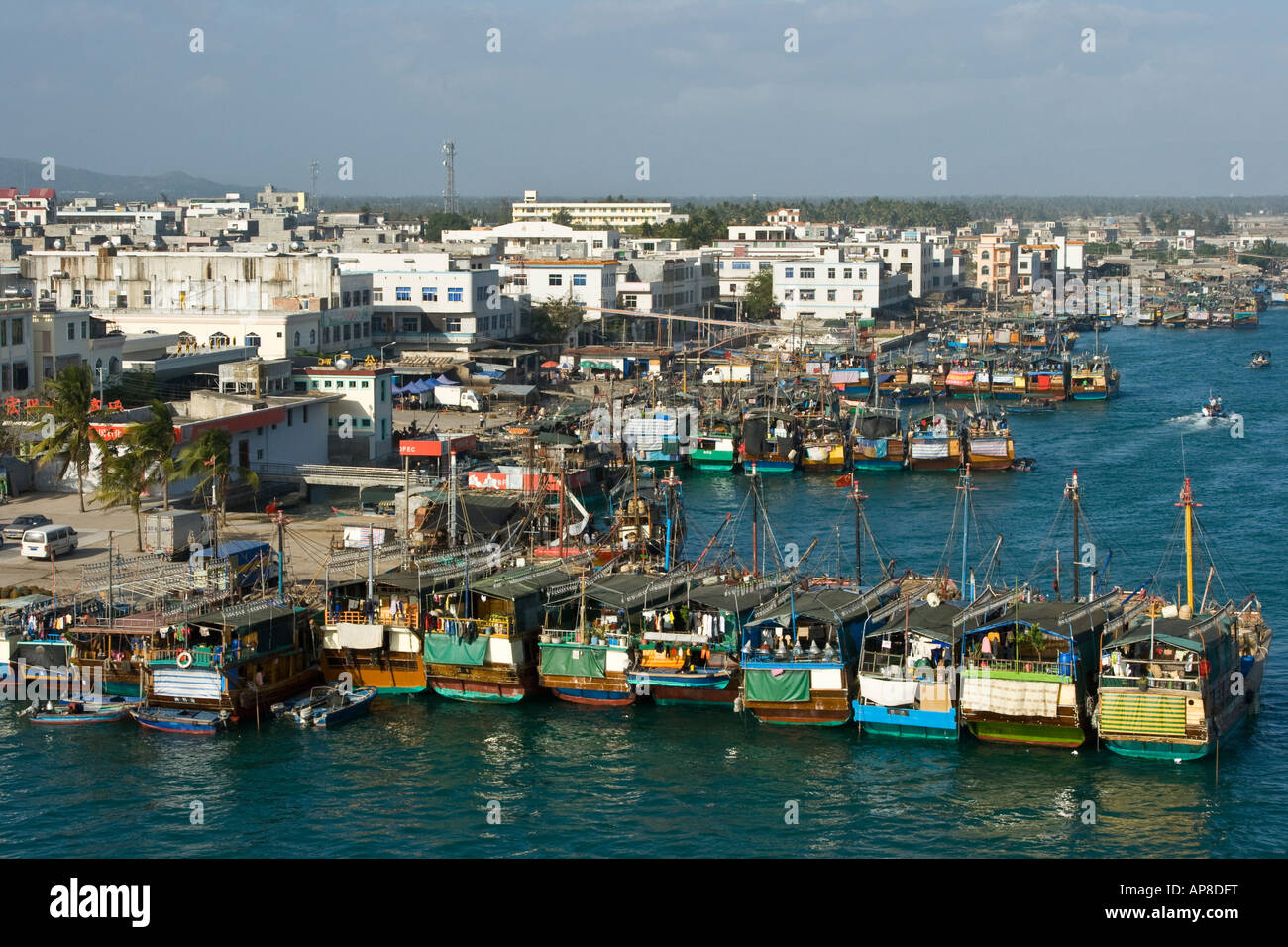 Chinese fishing boat hi-res stock photography and images - Alamy