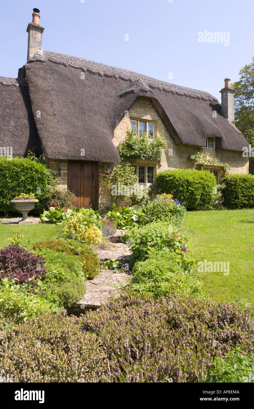 A cottage on the outskirts of the Cotswold town of Chipping Campden, Gloucestershire Stock Photo