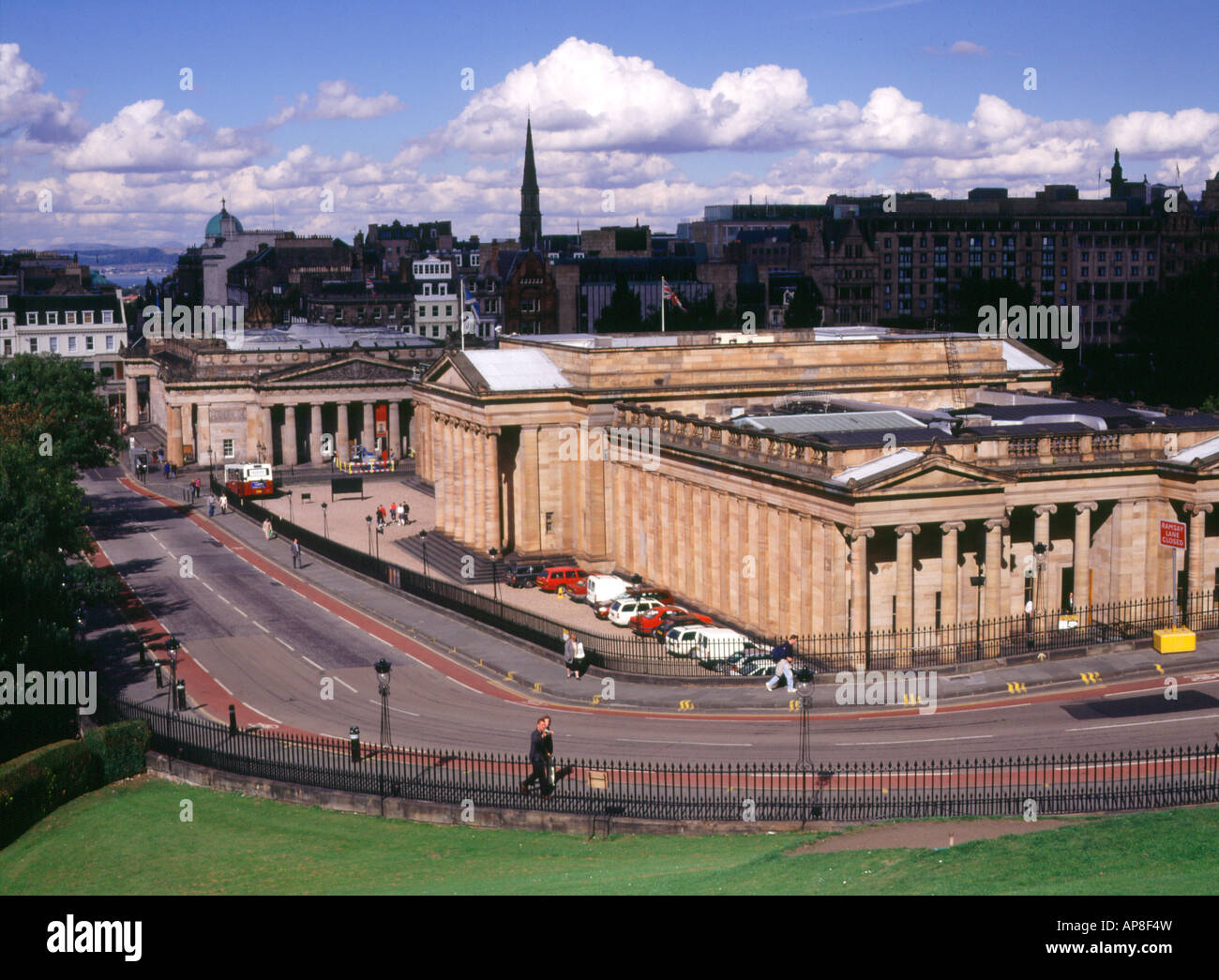 dh  THE MOUND EDINBURGH Scottish National Gallery art building scotland Stock Photo