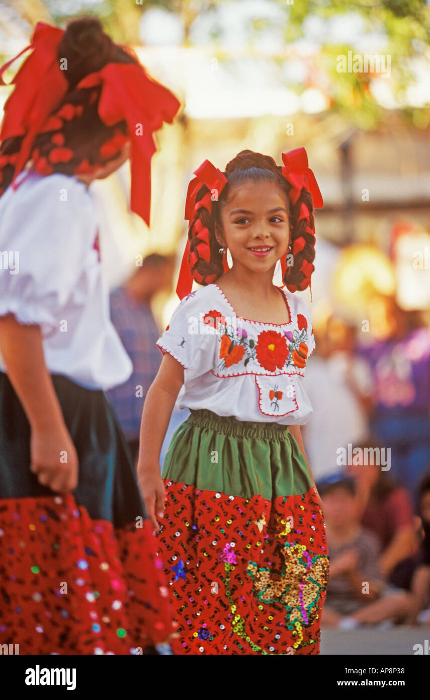 Children perform folkloric dances Chinco de Mayo festival Stock Photo -  Alamy