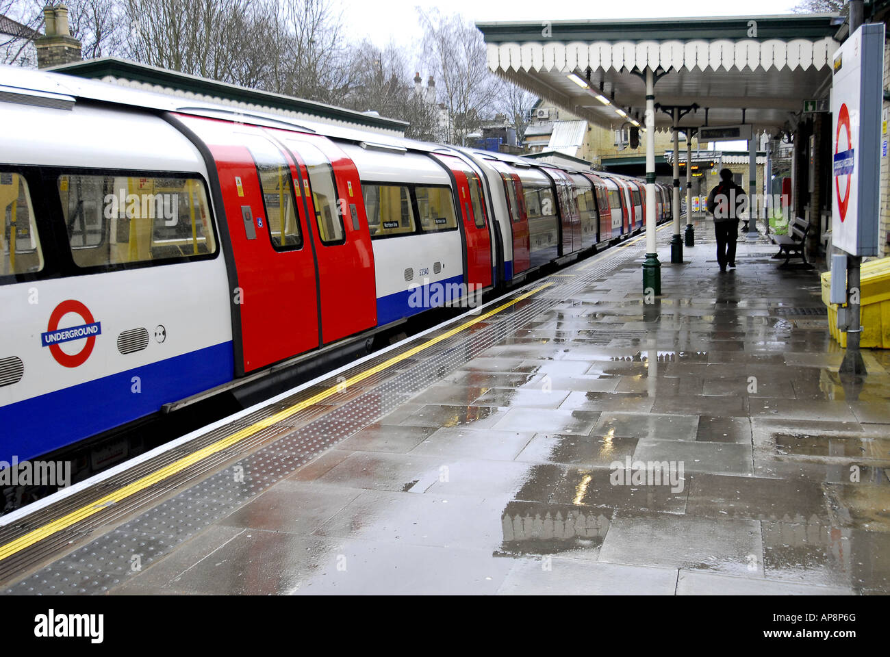 Totteridge and Whetstone Northern line underground tube station Stock