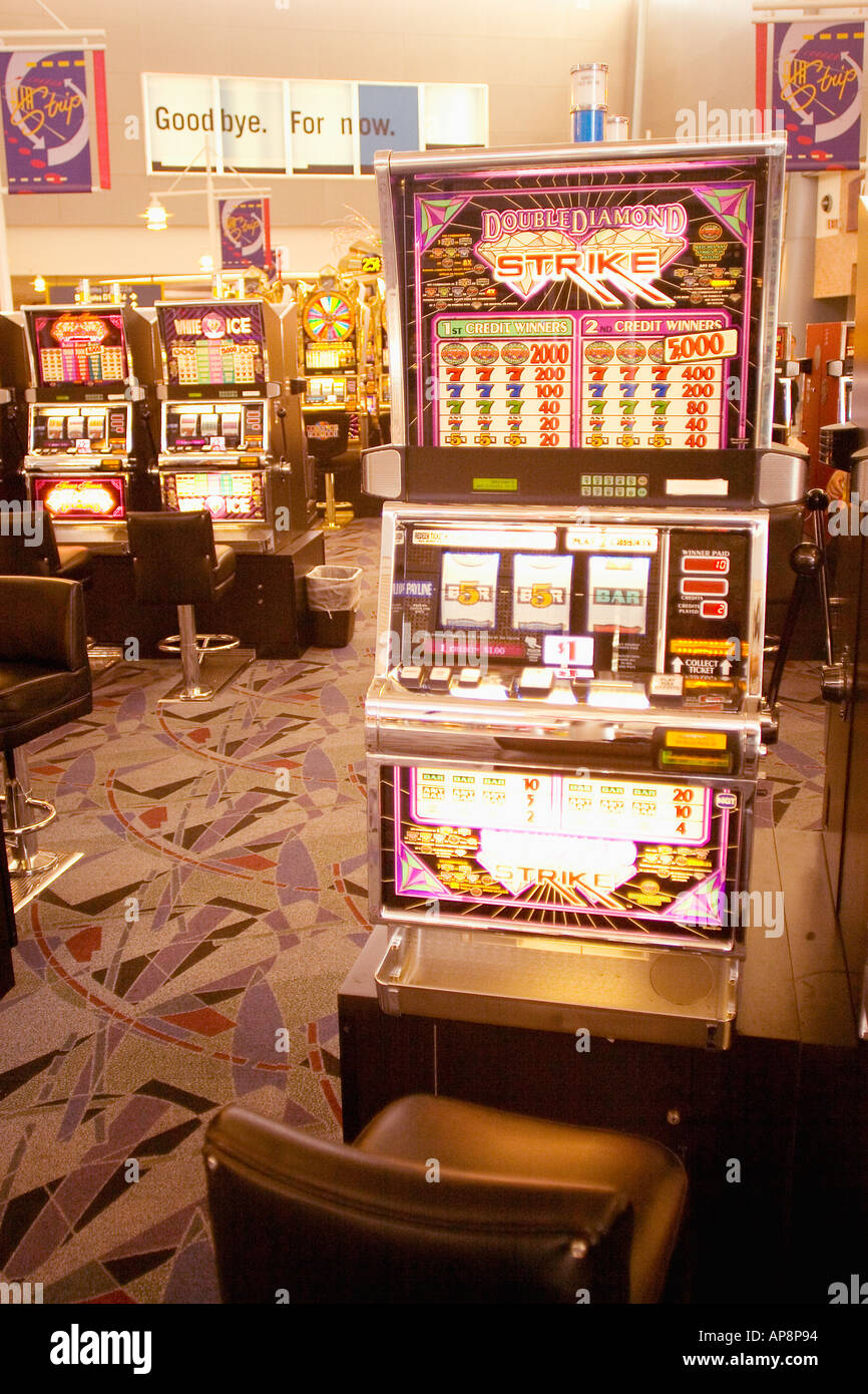 Las vegas airport slot machines hires stock photography and images Alamy