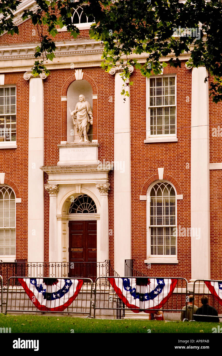 statue of Benjamin Franklin Library Hall Independence National