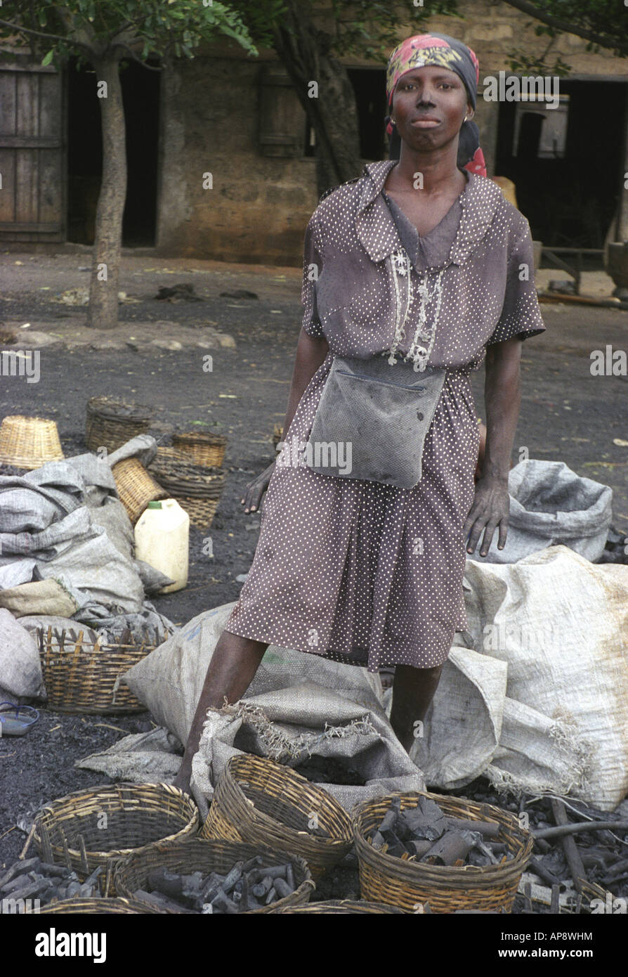 Ghana woman dress hires stock photography and images Alamy