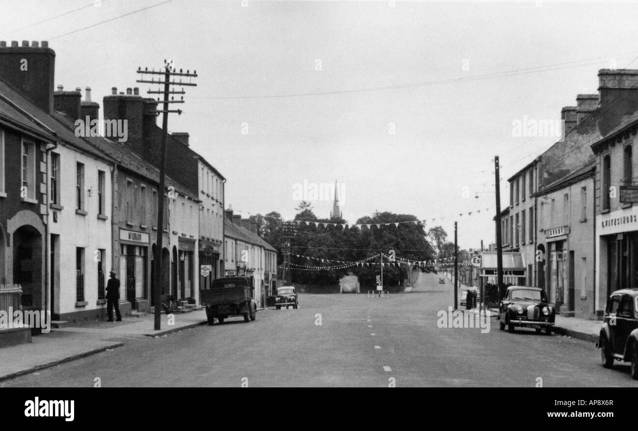 OLD PHOTOGRAPH MAIN STREET VIRGINIA COUNTY CAVAN ULSTER IRELAND CIRCA 1950 Stock Photo