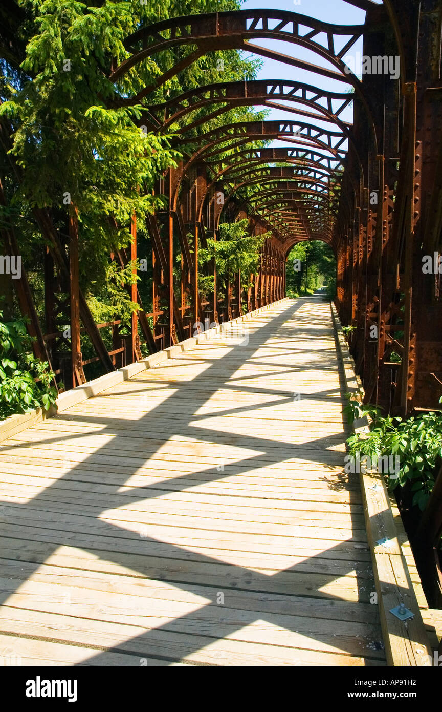 Old iron railway bridge hi-res stock photography and images - Alamy