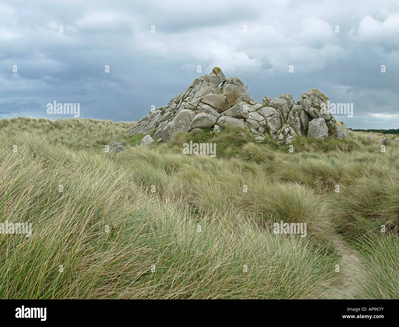 granit rocks at the coast of Atlantic Ocean in Finistere Brittany ...