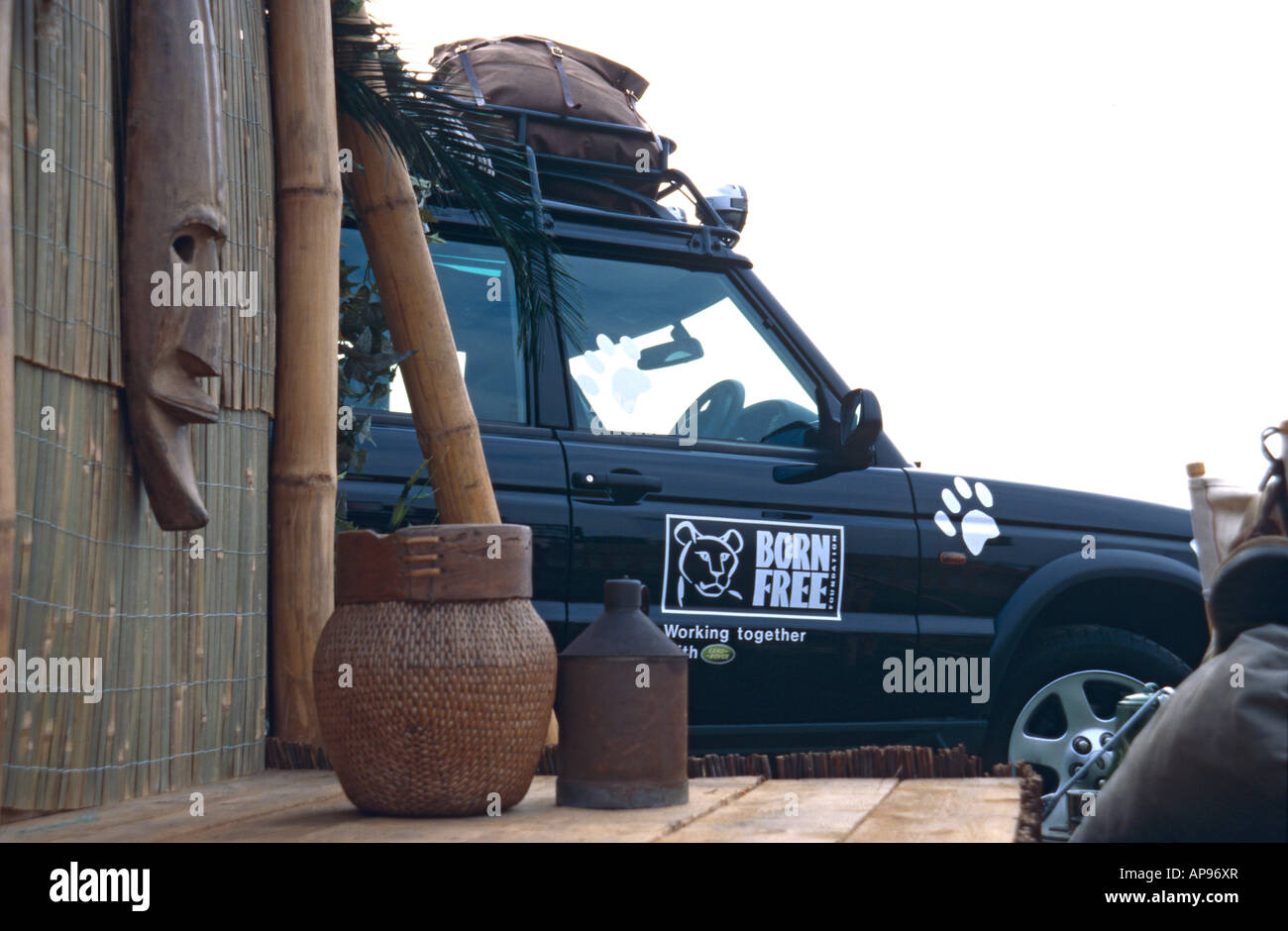Land rover discovery 2 hi-res stock photography and images - Alamy