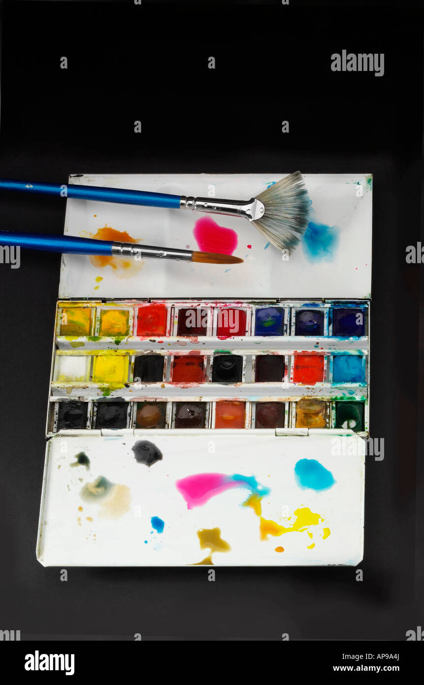 Watercolour paintbox hi-res stock photography and images - Alamy