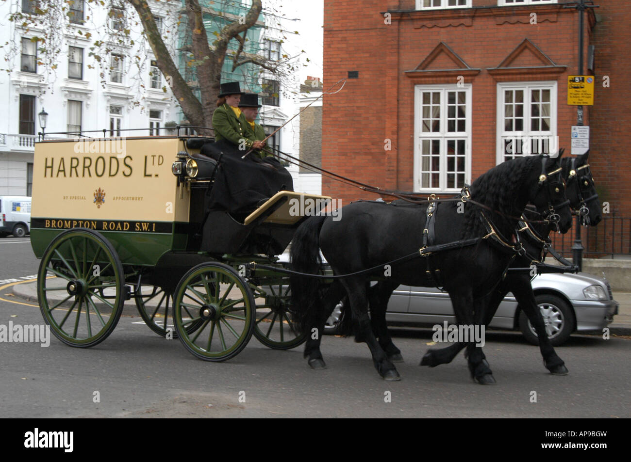 Harrods delivery hires stock photography and images Alamy