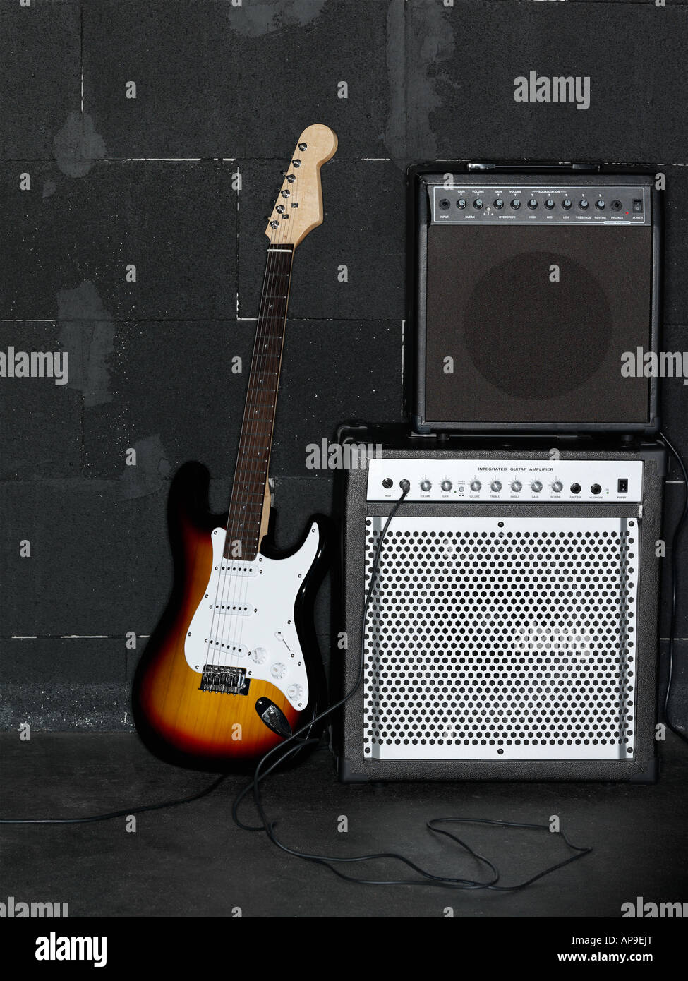 Electric guitar and amplifier Stock Photo Alamy