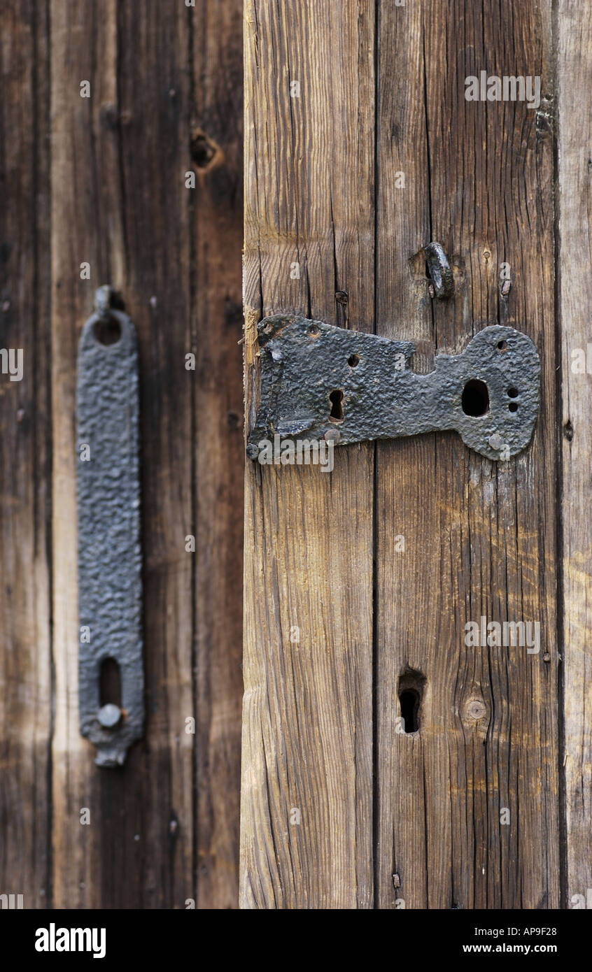 hasp and staple on the door of a barn at ightam moate kent england Stock Photo