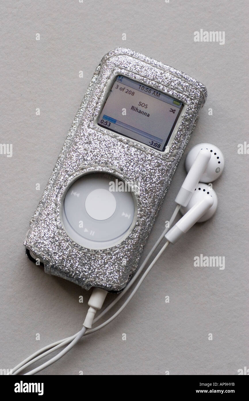Apple iPod Nano mp3 music player in silvery case Stock Photo - Alamy