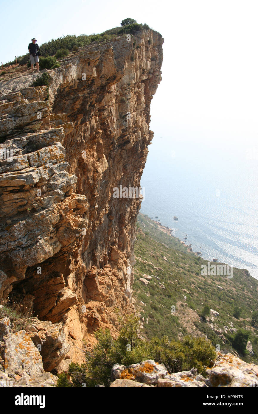 steep-cliff-overhang-cap-canaille-cassis