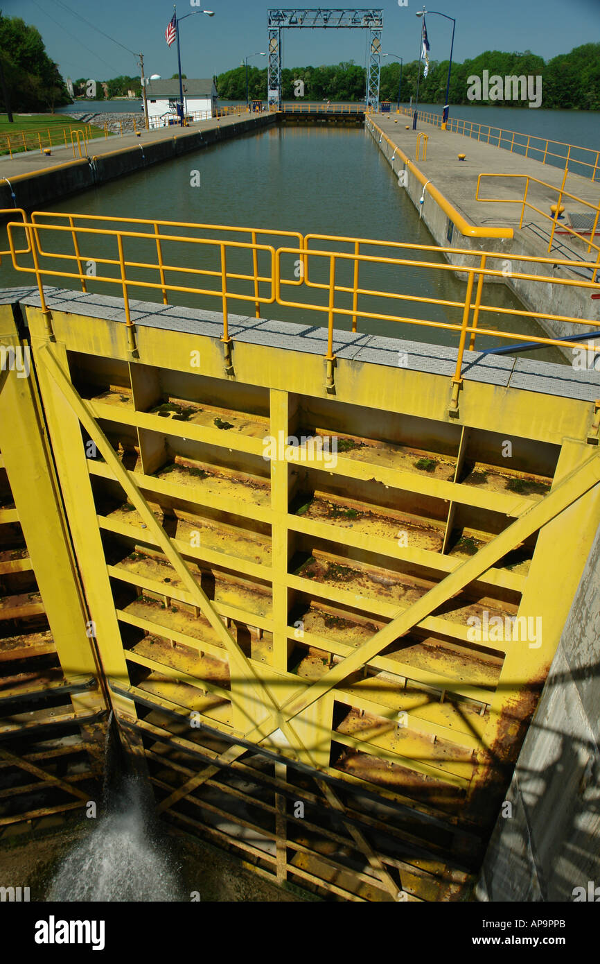 AJD49816, Seneca Falls, NY, New York, Finger Lakes, CayugaSeneca Canal