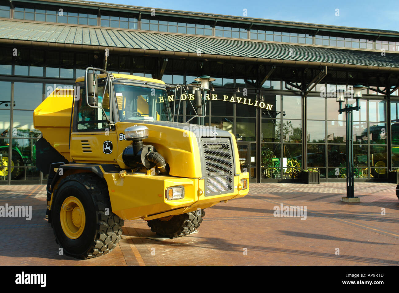 John deere pavilion hires stock photography and images Alamy