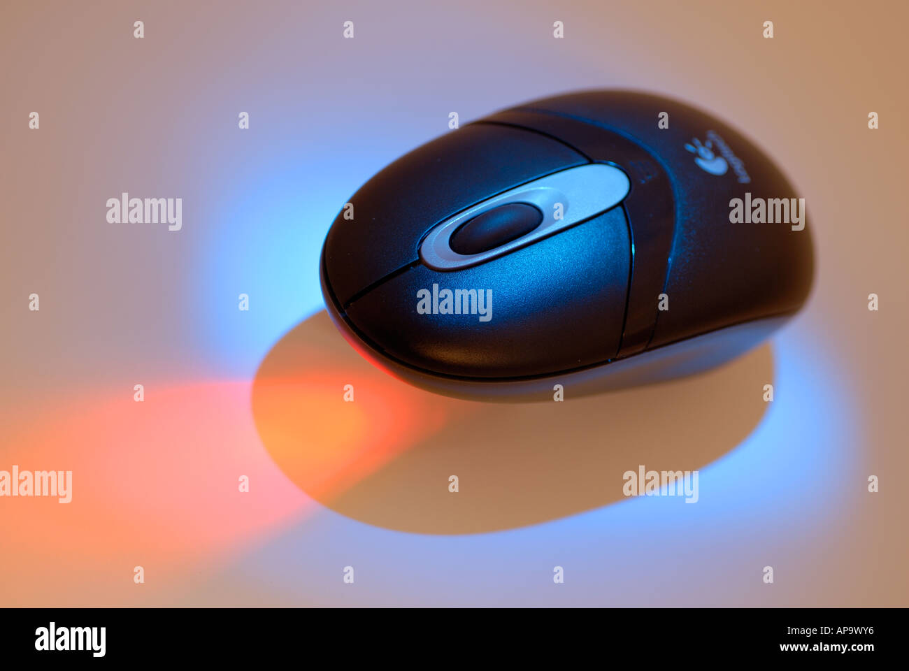 Red cordless computer mouse hi-res stock photography and images - Alamy