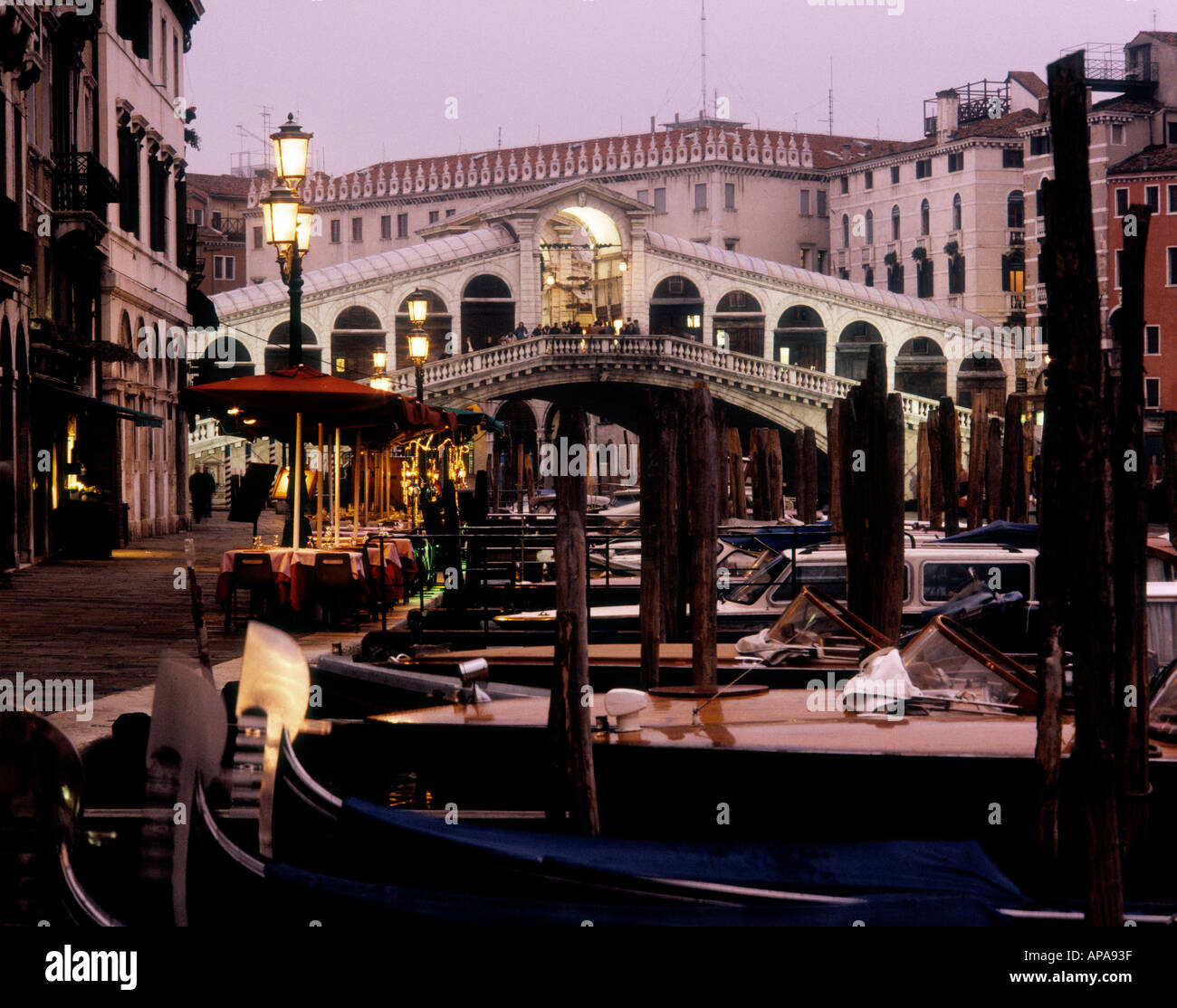 Historical rialto bridge hi-res stock photography and images - Alamy